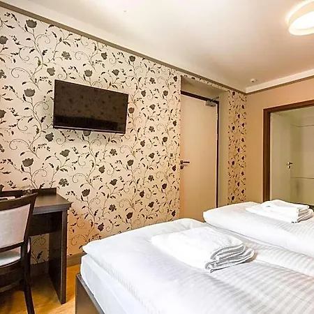 Hotel Mandat
