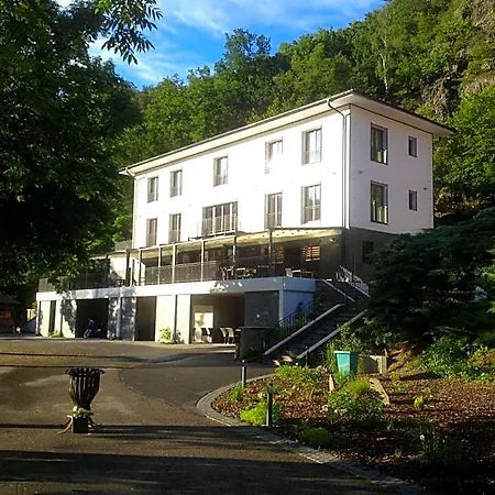 Hotel Mandat 3*