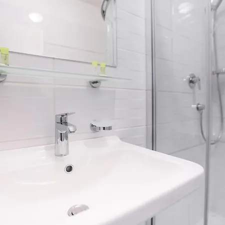 Hotel Mandat 3*