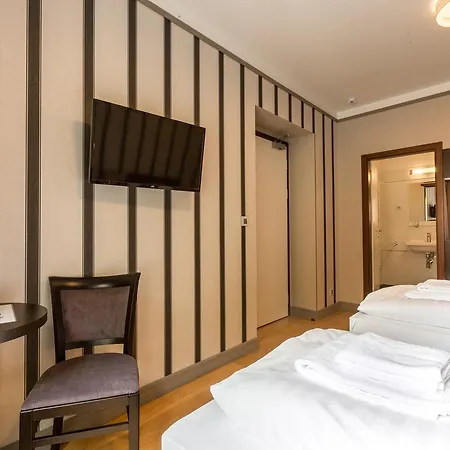 Hotel Mandat